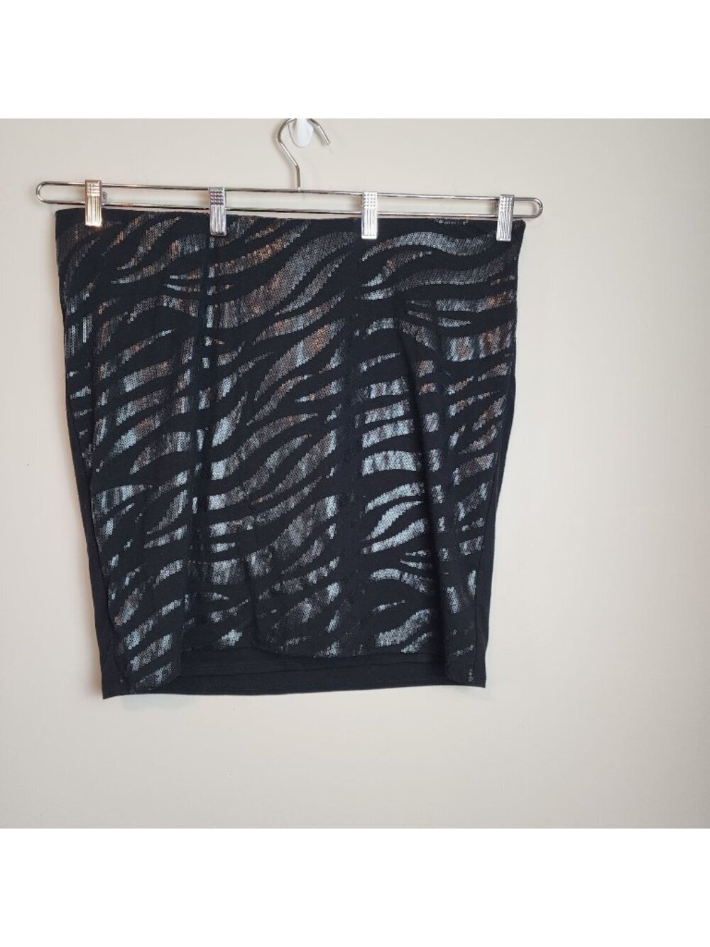 Torrid sz 2 / 2XL black sequin mini skirt